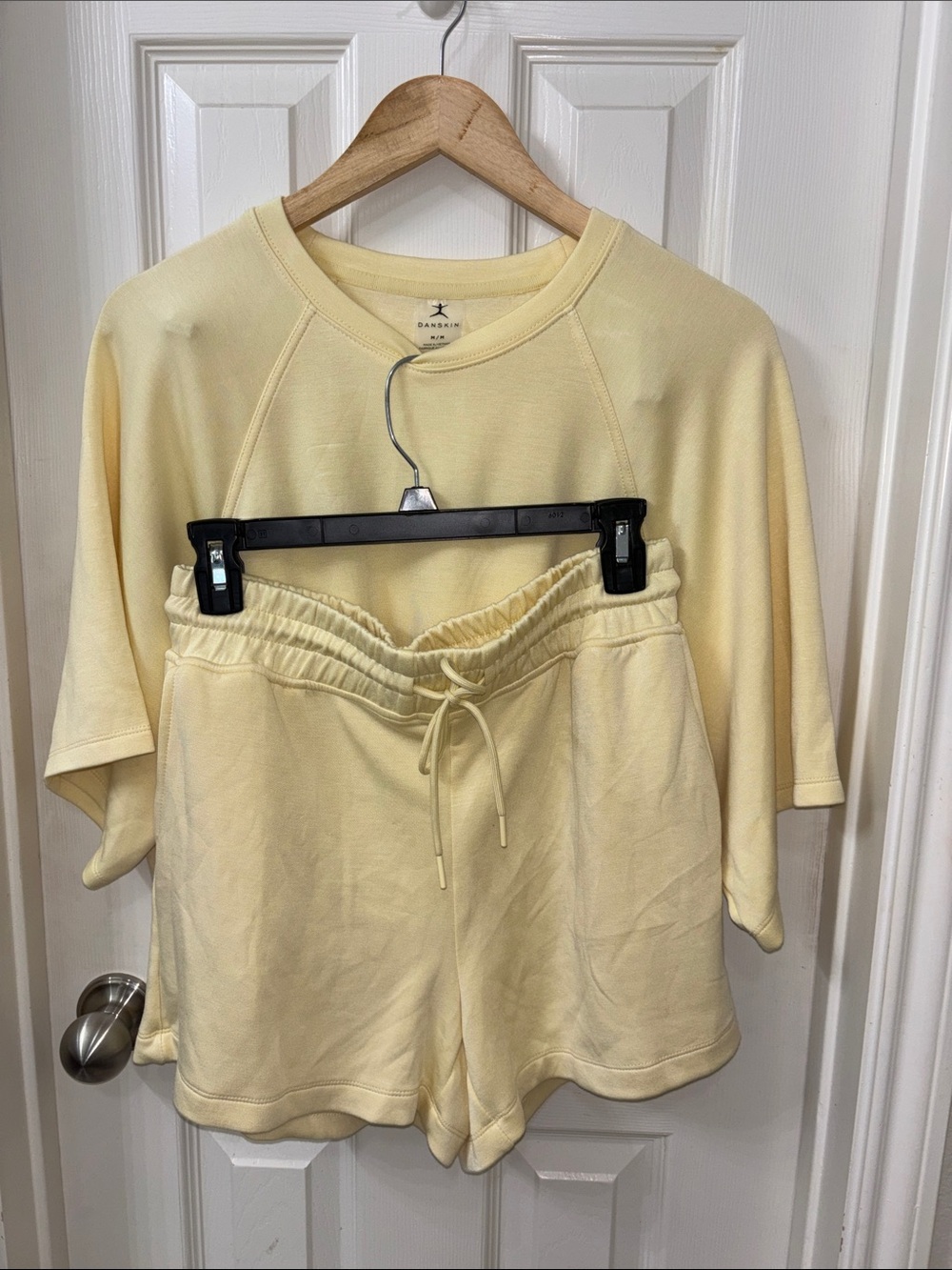 Danskin Butter Soft Yellow Lounge Shorts And Matching Top Set size Medium